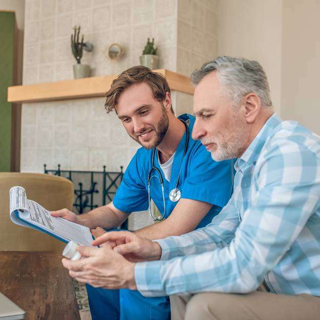 A specialist guiding his client through medication use during fentanyl detox in Utah.
