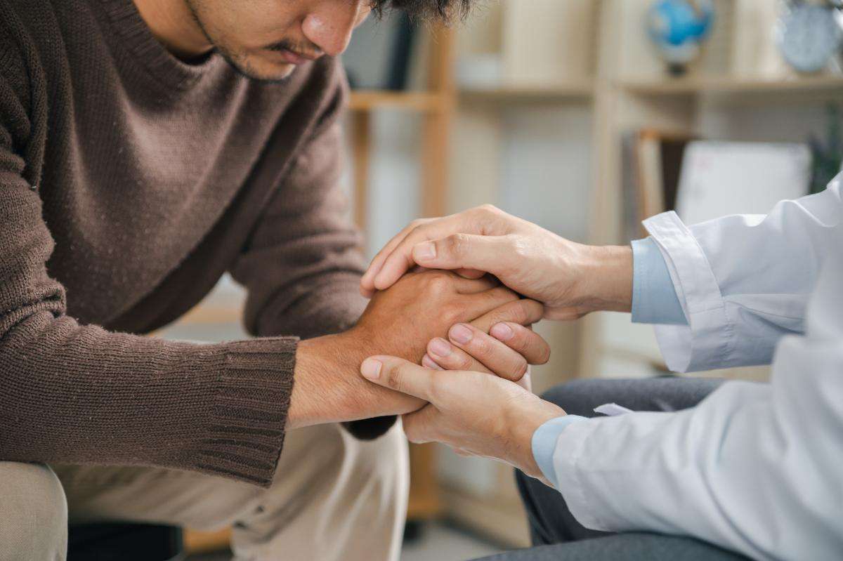 Therapist supporting a client dealing with Marijuana addiction.